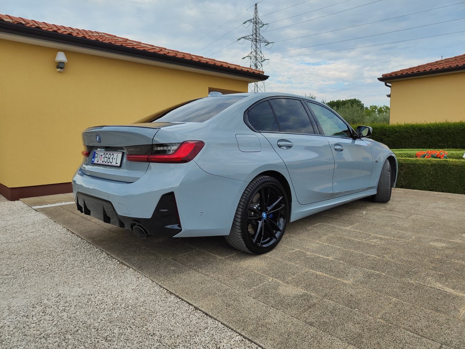 BMW serija 3 330e M Sport, fotografija 6