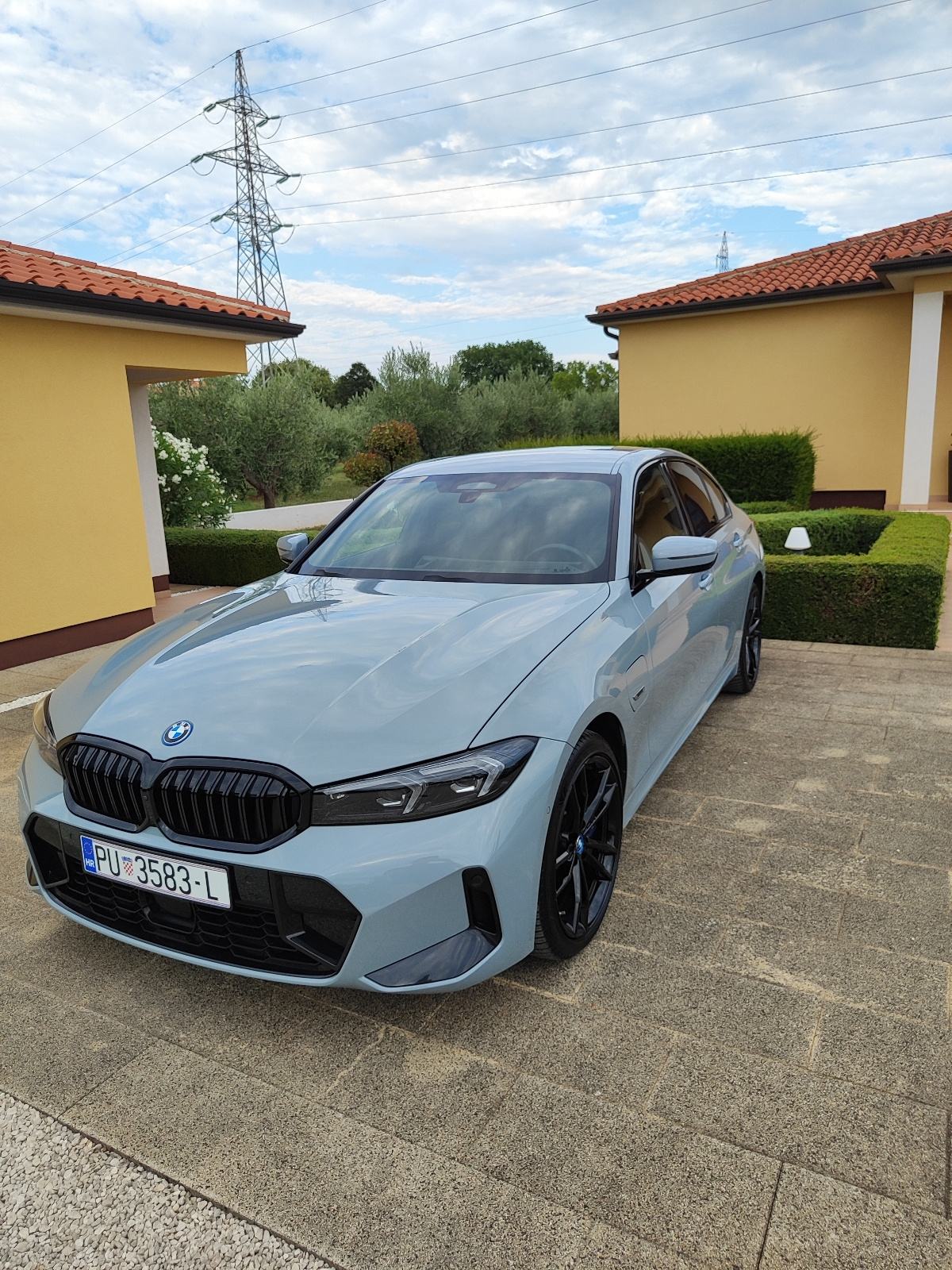 BMW serija 3 330e M Sport, fotografija 7