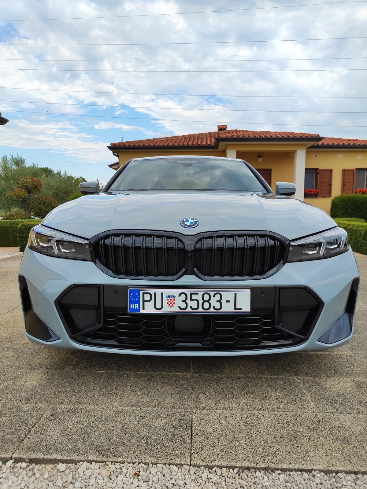 BMW serija 3 330e M Sport, fotografija 8