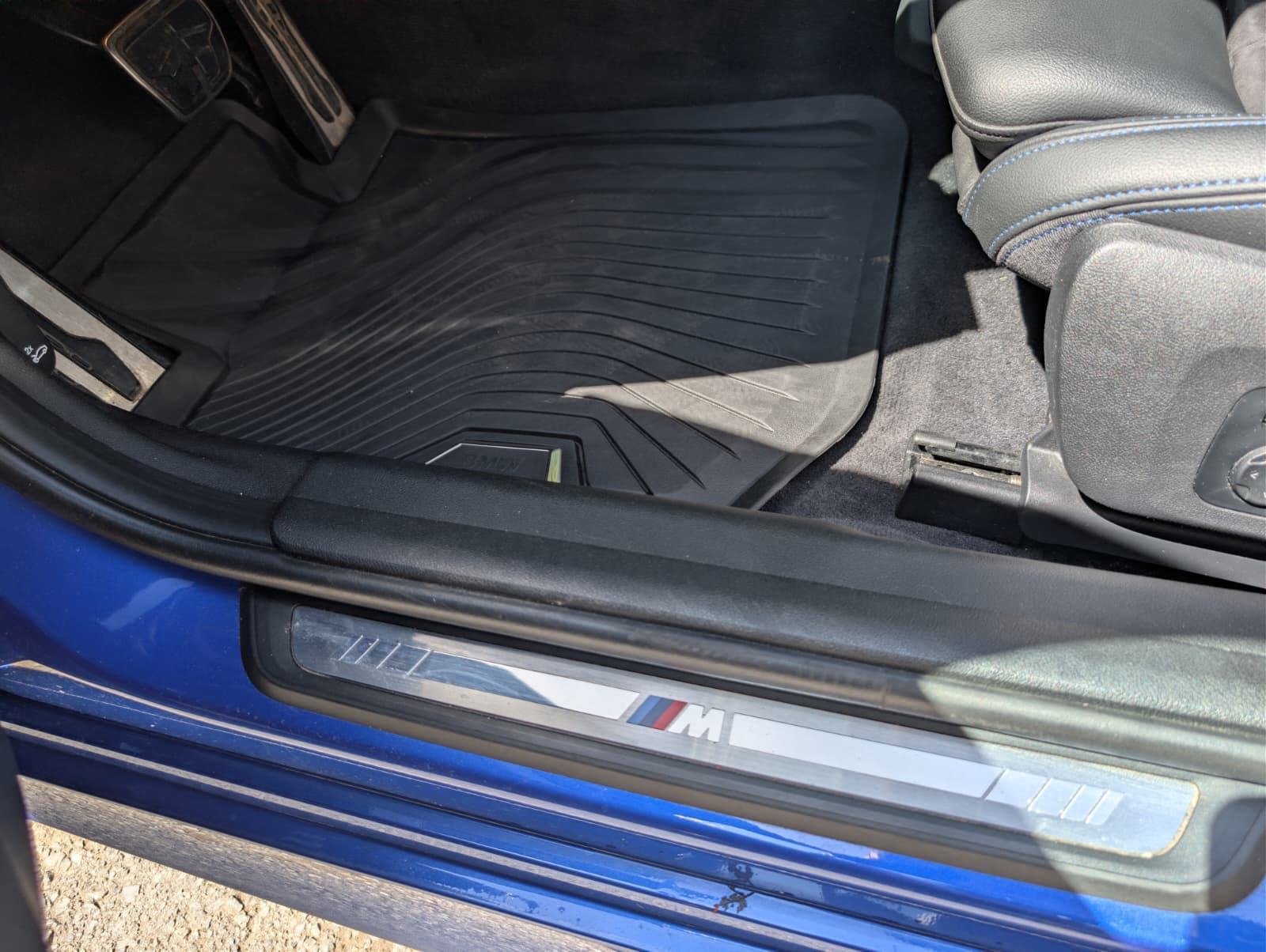 BMW 330e, M Sport, Laser, H&K, 19", Big Navi, fotografija 4
