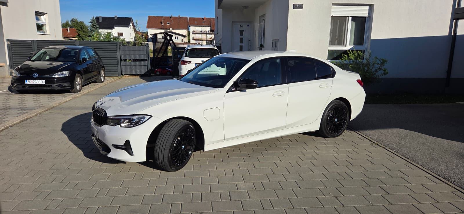 BMW serija 3 330e automatik, fotografija 2