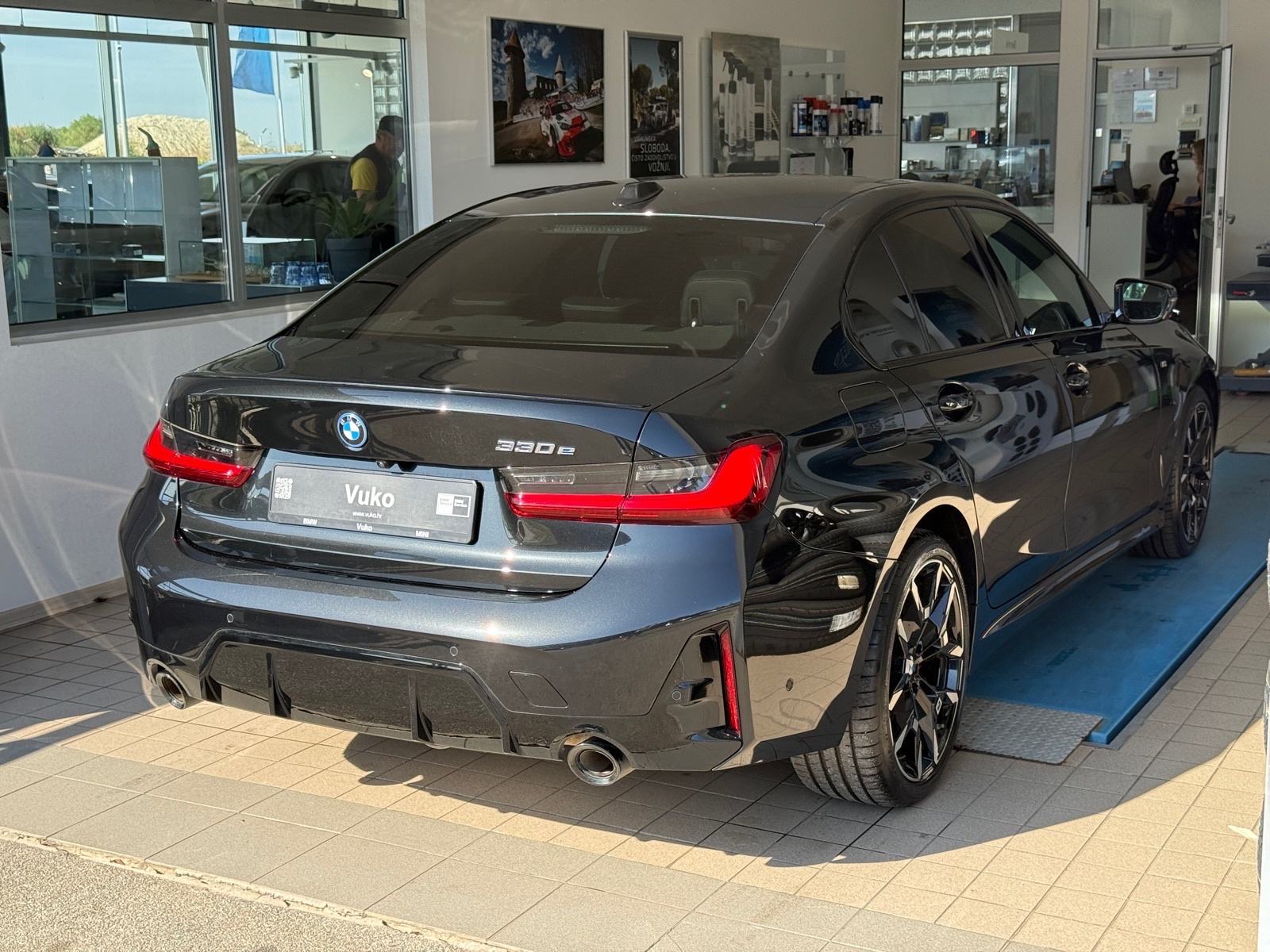 BMW serija 3 330e M SPORT PACKAGE PRO, fotografija 7