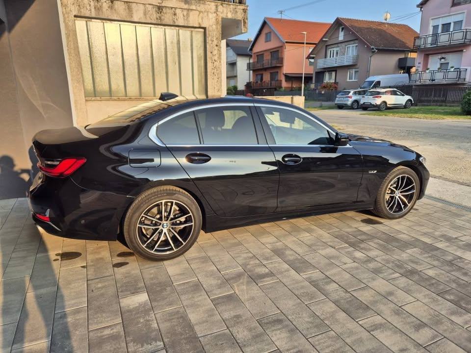 BMW serija 3 330e, fotografija 3