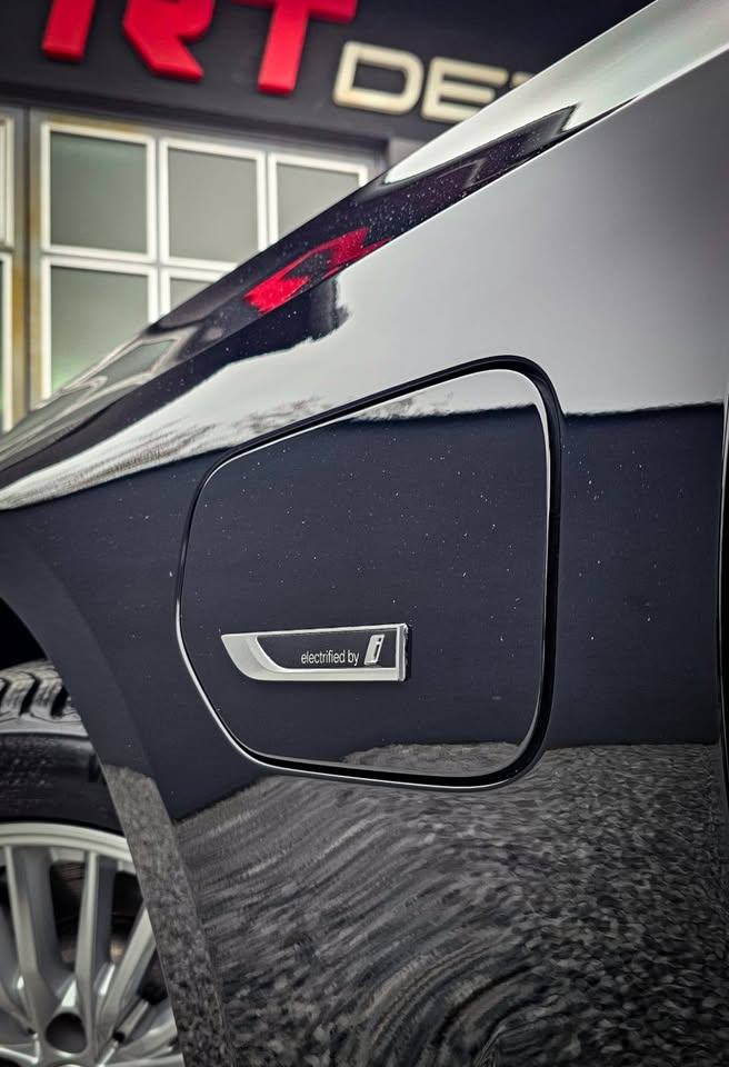 BMW serija 3 330e, fotografija 5