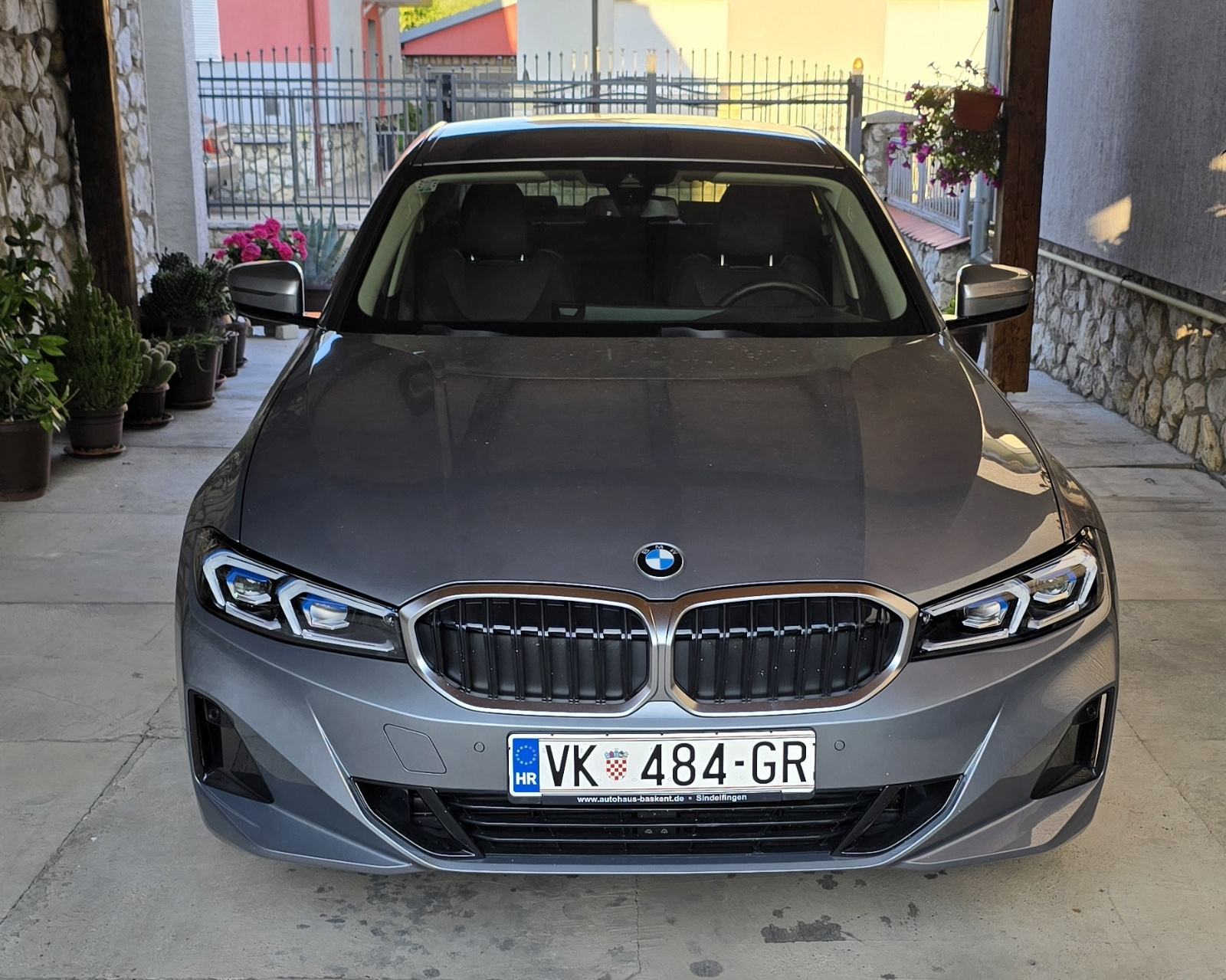 BMW serija 3 330i automatik, fotografija 1