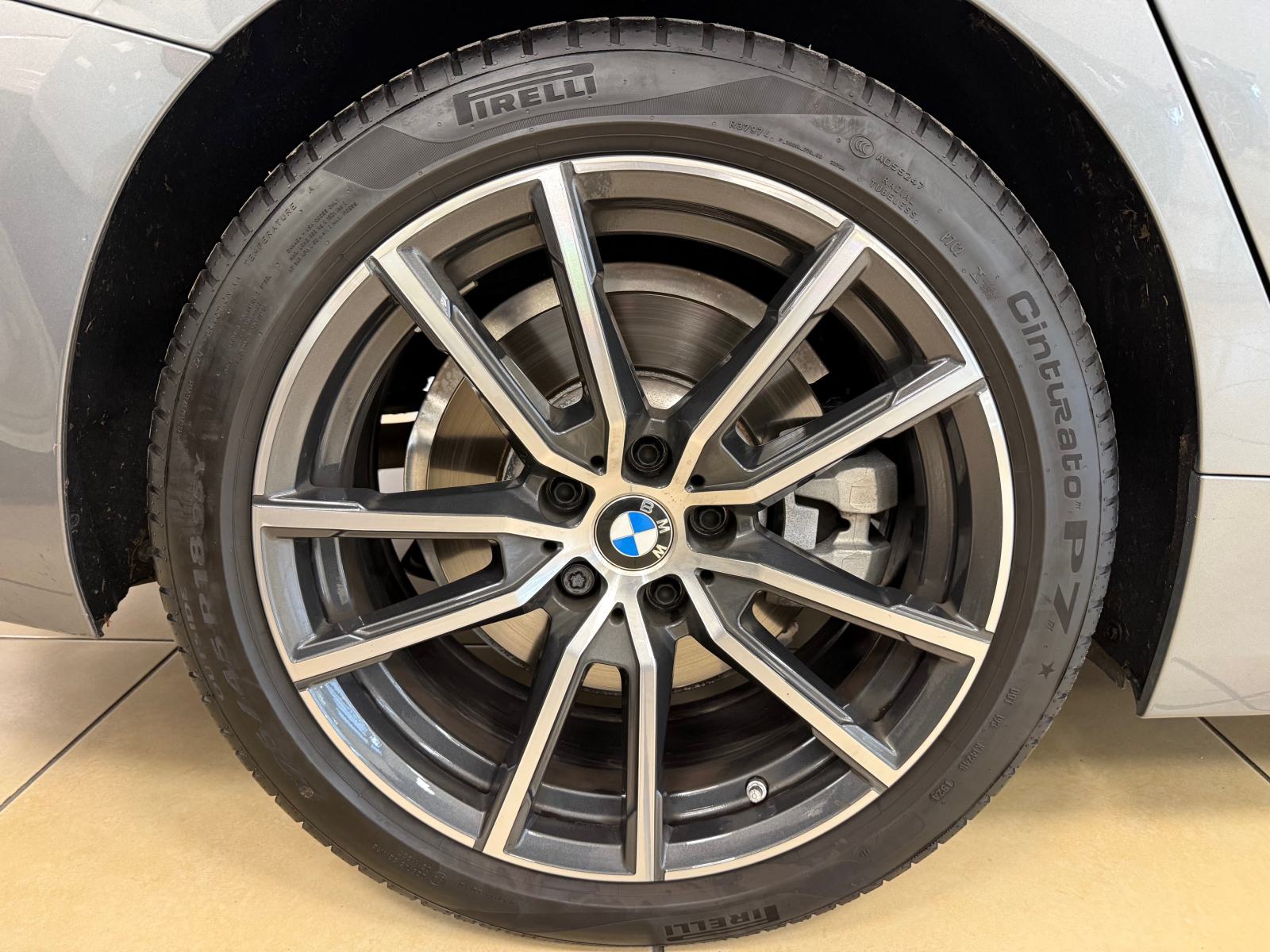 BMW serija 3 330i //SAMO 30.000 km//, fotografija 11