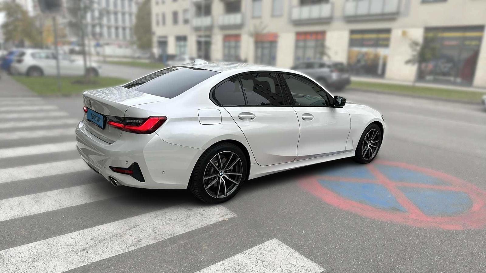 BMW serija 3 330i, fotografija 7