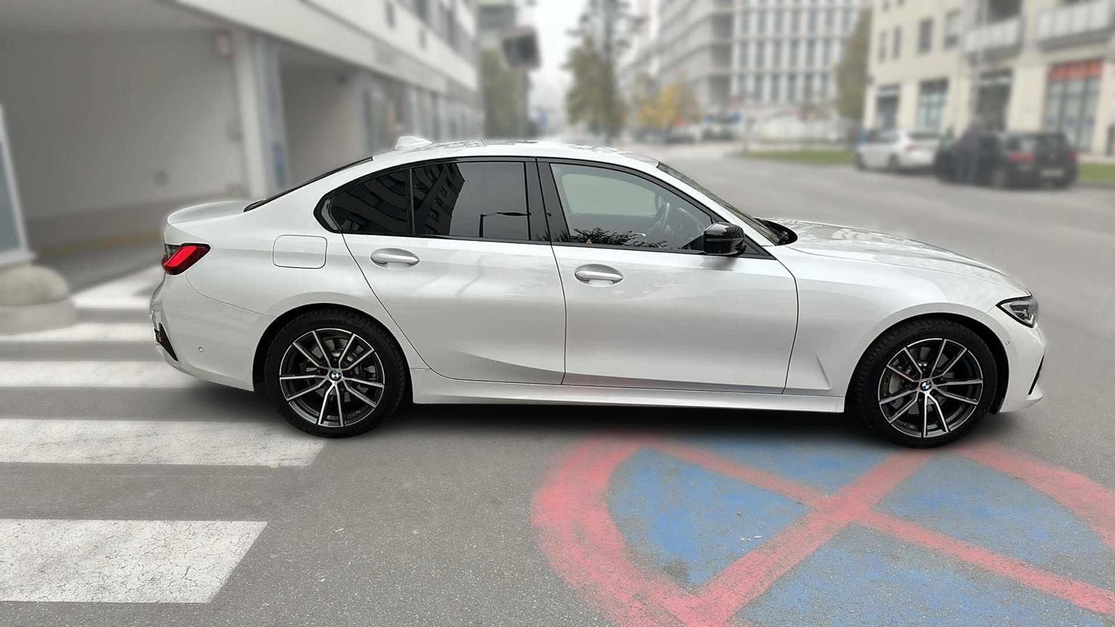 BMW serija 3 330i, fotografija 9