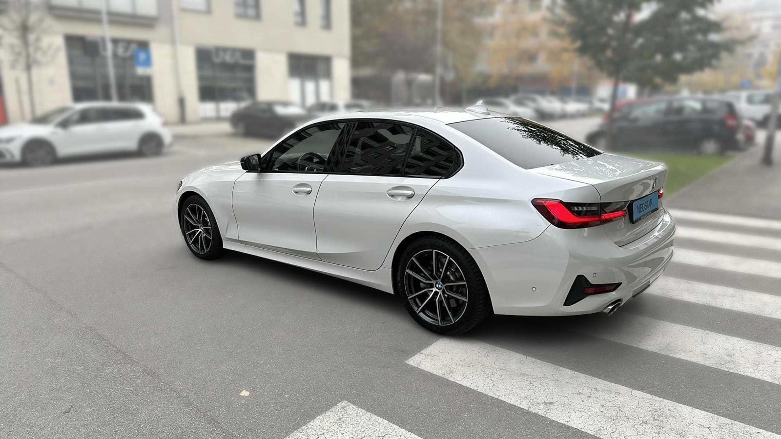 BMW serija 3 330i, fotografija 10
