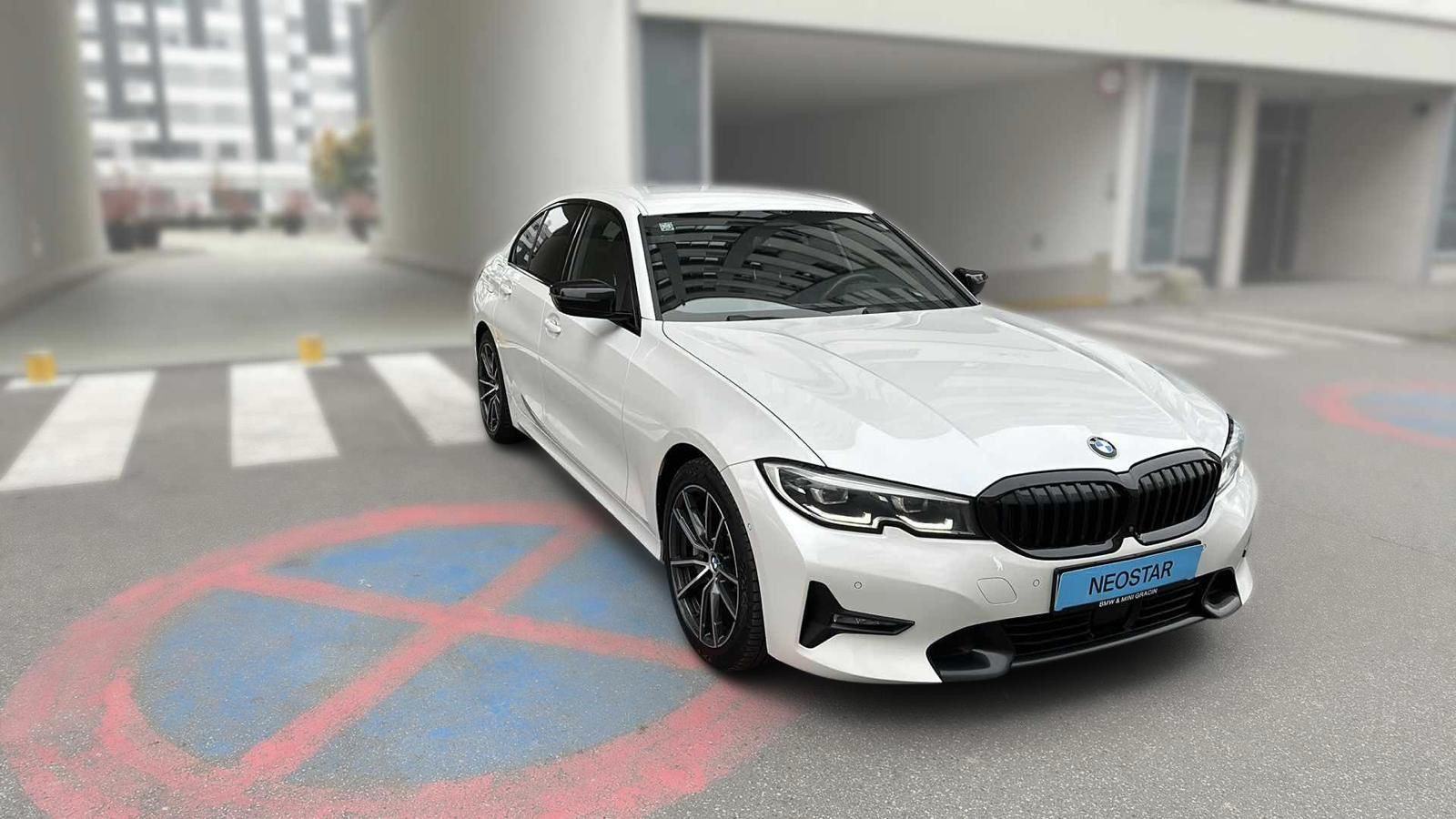 BMW serija 3 330i, fotografija 11