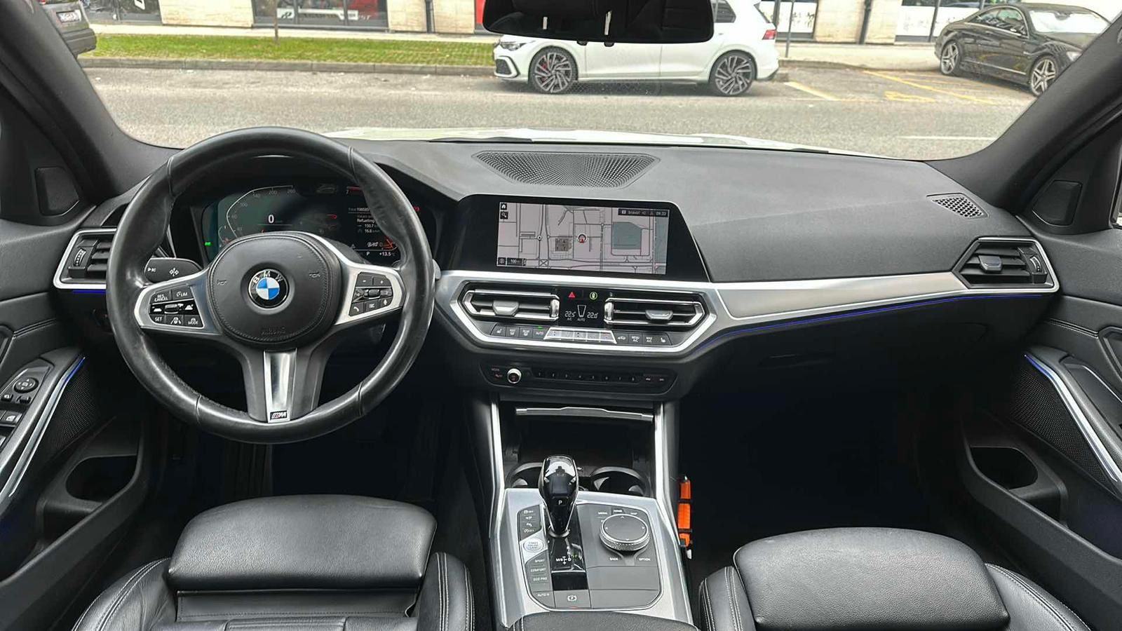 BMW serija 3 330i, fotografija 12