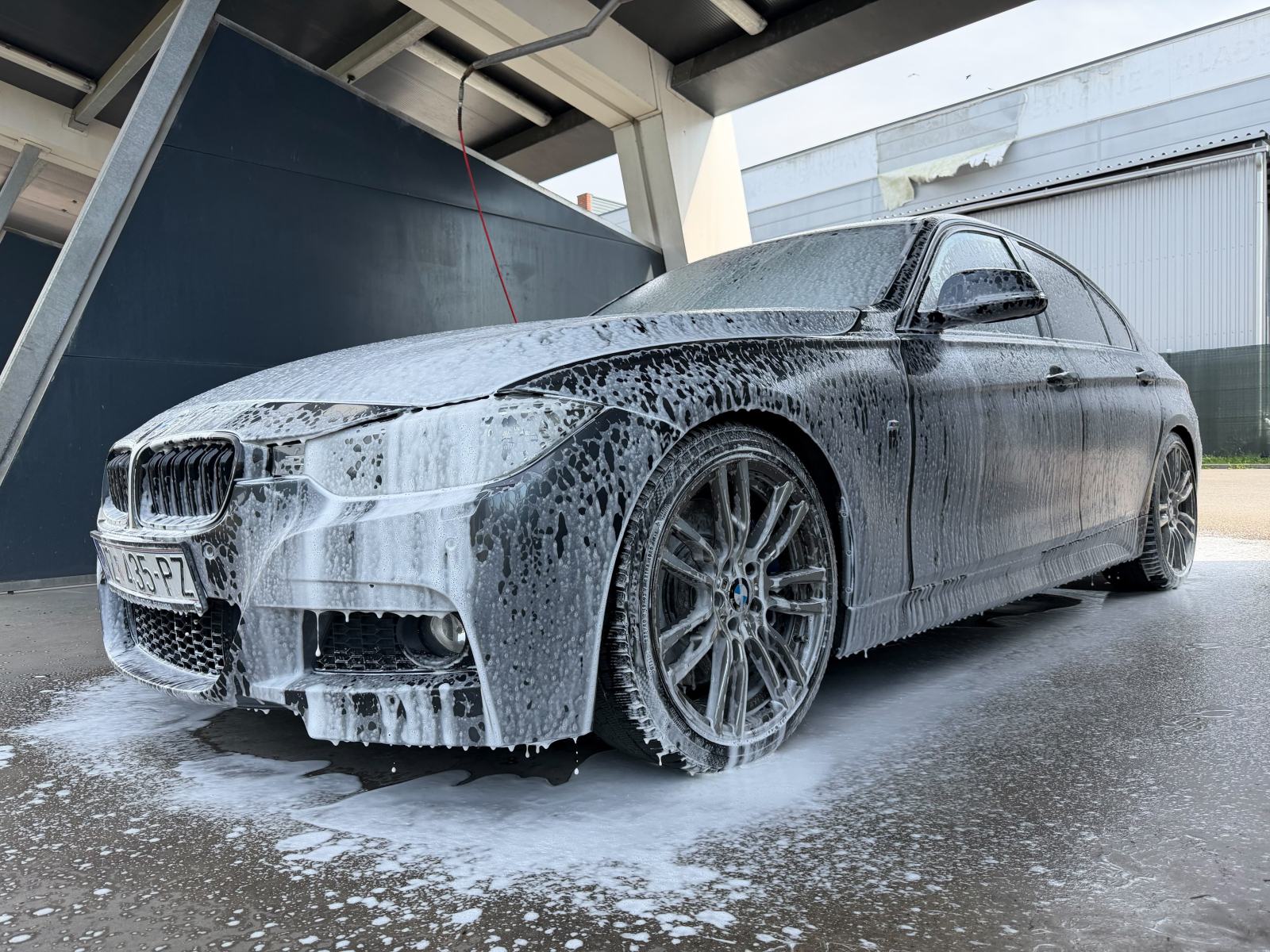 BMW serija 3 335xd M, fotografija 11