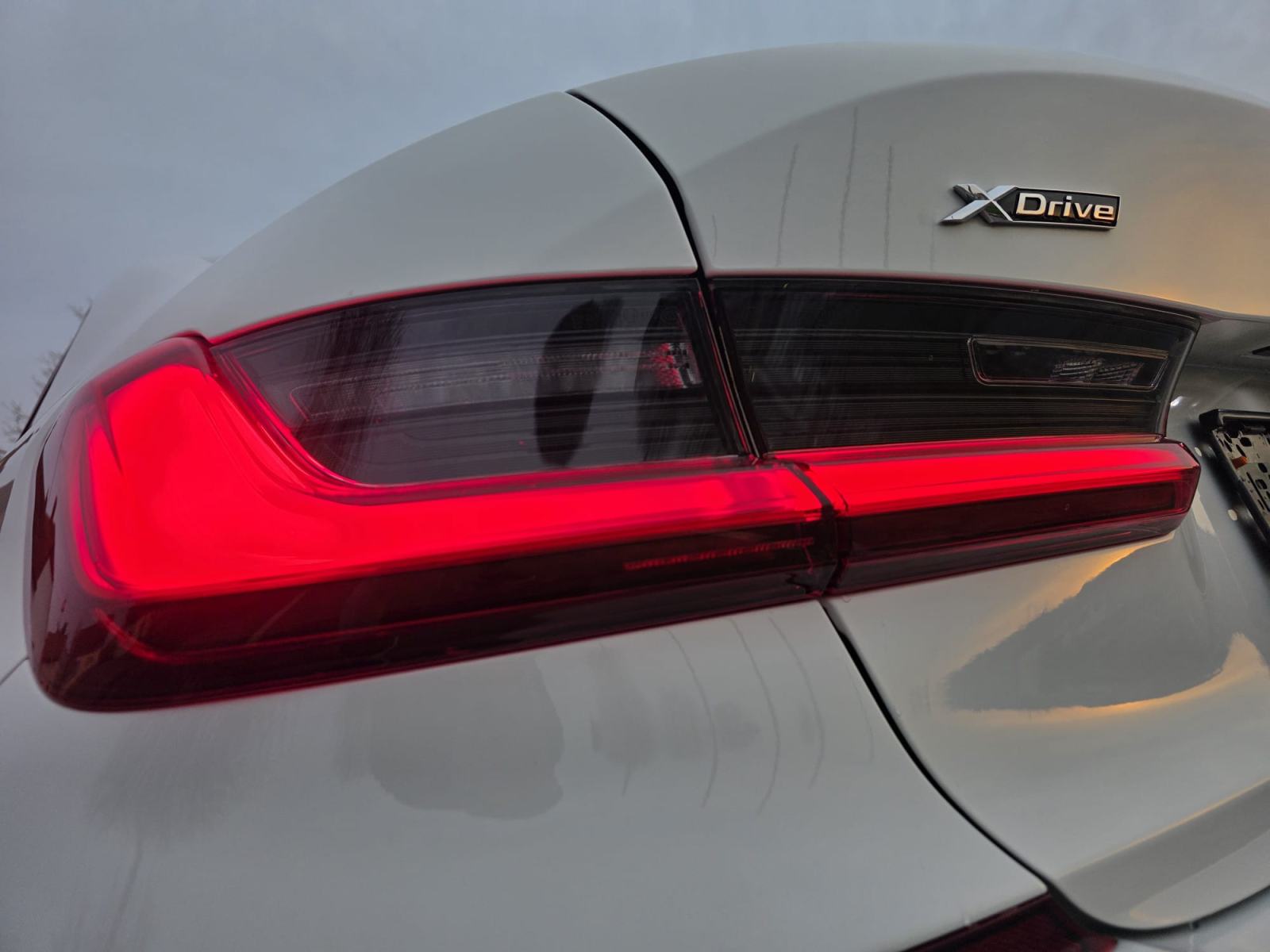 BMW serija 3 automatik 320d Xdrive, M paket,alu19, servisna,garažiran, fotografija 19