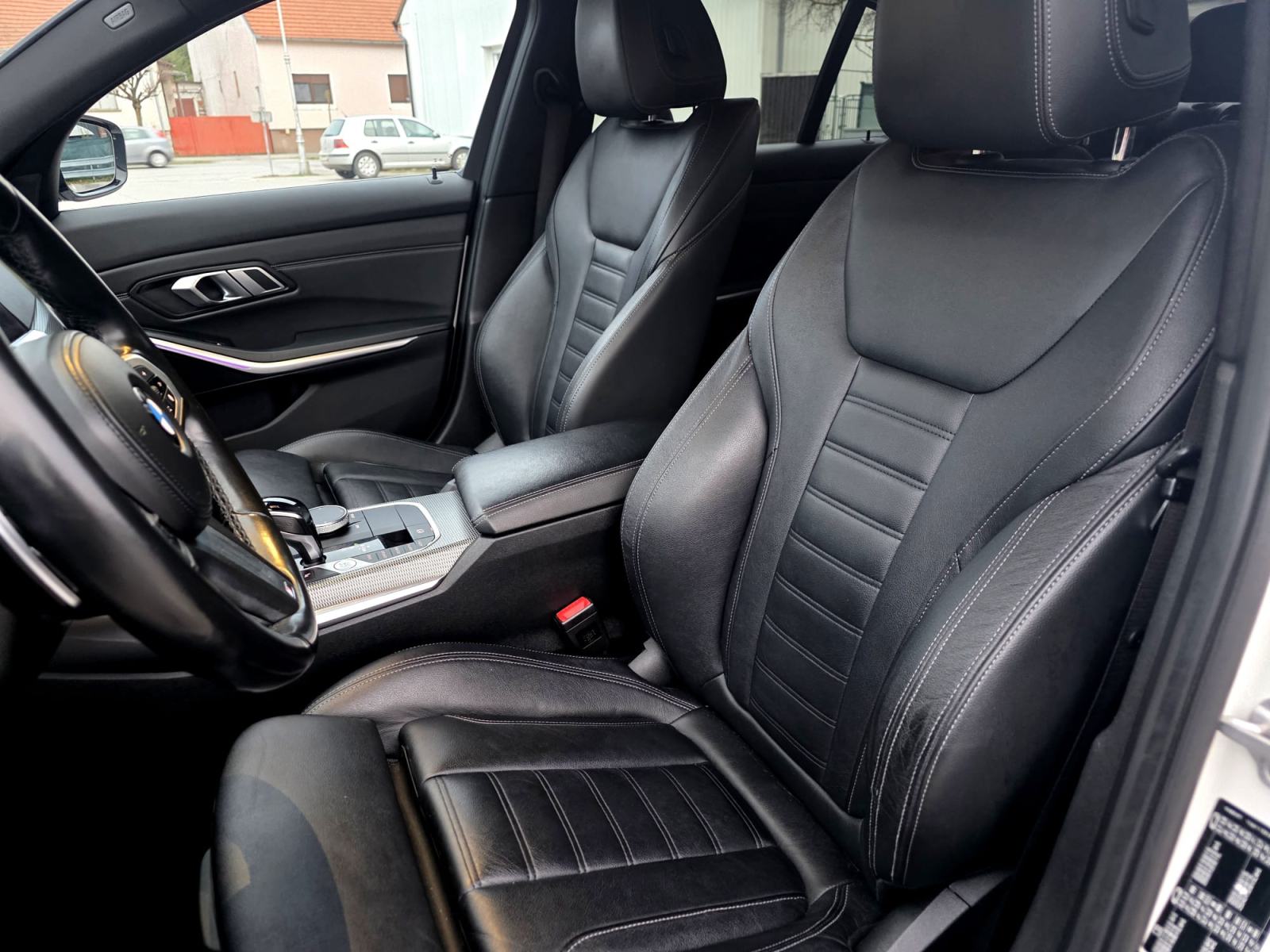 BMW serija 3 automatik 320d Xdrive, M paket,alu19, servisna,garažiran, fotografija 8