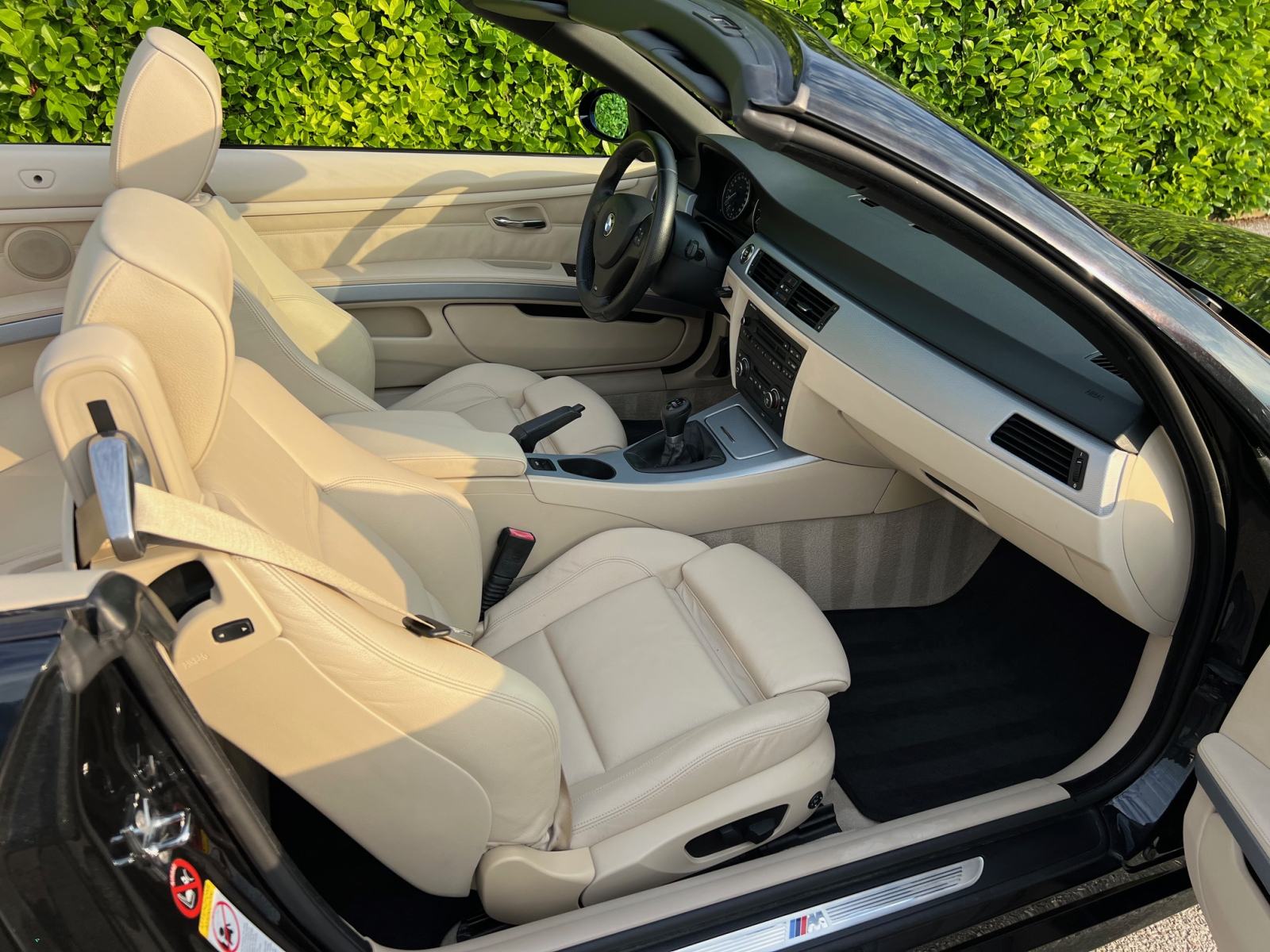 BMW serija 3 Cabriolet 320i, 68 tkm, M-paket., fotografija 12