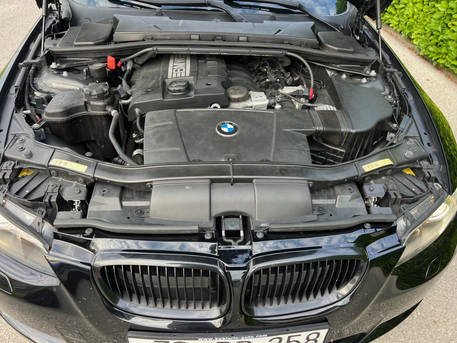 BMW serija 3 Cabriolet 320i, 68 tkm, M-paket., fotografija 17