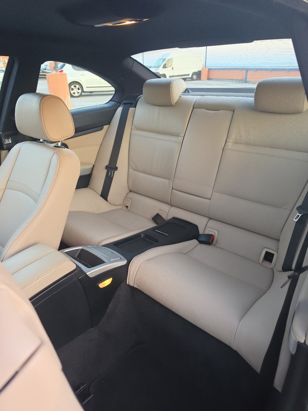 BMW serija 3 Coupe 320d, fotografija 12