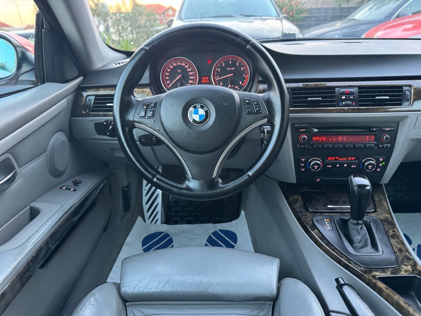 BMW serija 3 Coupe 325i Benzin + PLIN —AUTOMATIK—KOŽA—XENON—TEMP—PDC!, fotografija 16