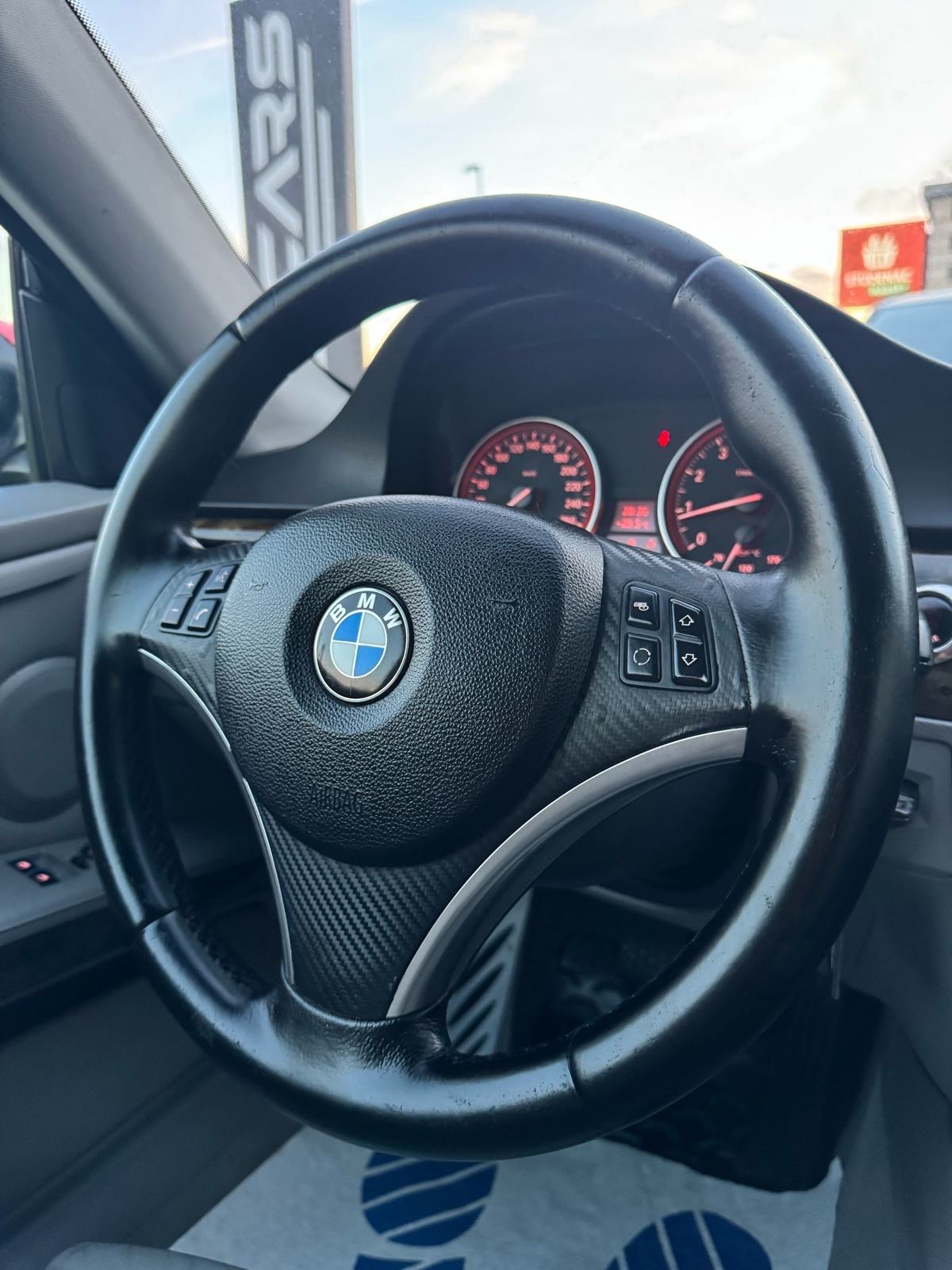 BMW serija 3 Coupe 325i Benzin + PLIN —AUTOMATIK—KOŽA—XENON—TEMP—PDC!, fotografija 17