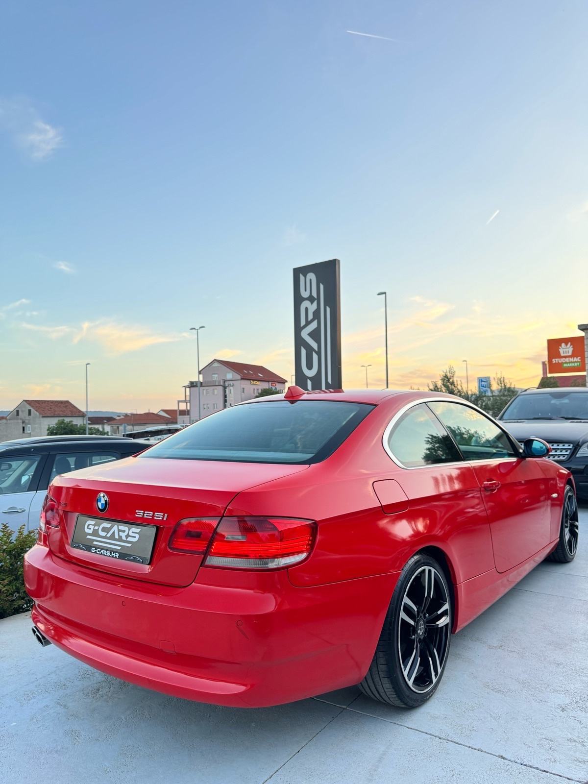 BMW serija 3 Coupe 325i Benzin + PLIN —AUTOMATIK—KOŽA—XENON—TEMP—PDC!, fotografija 9