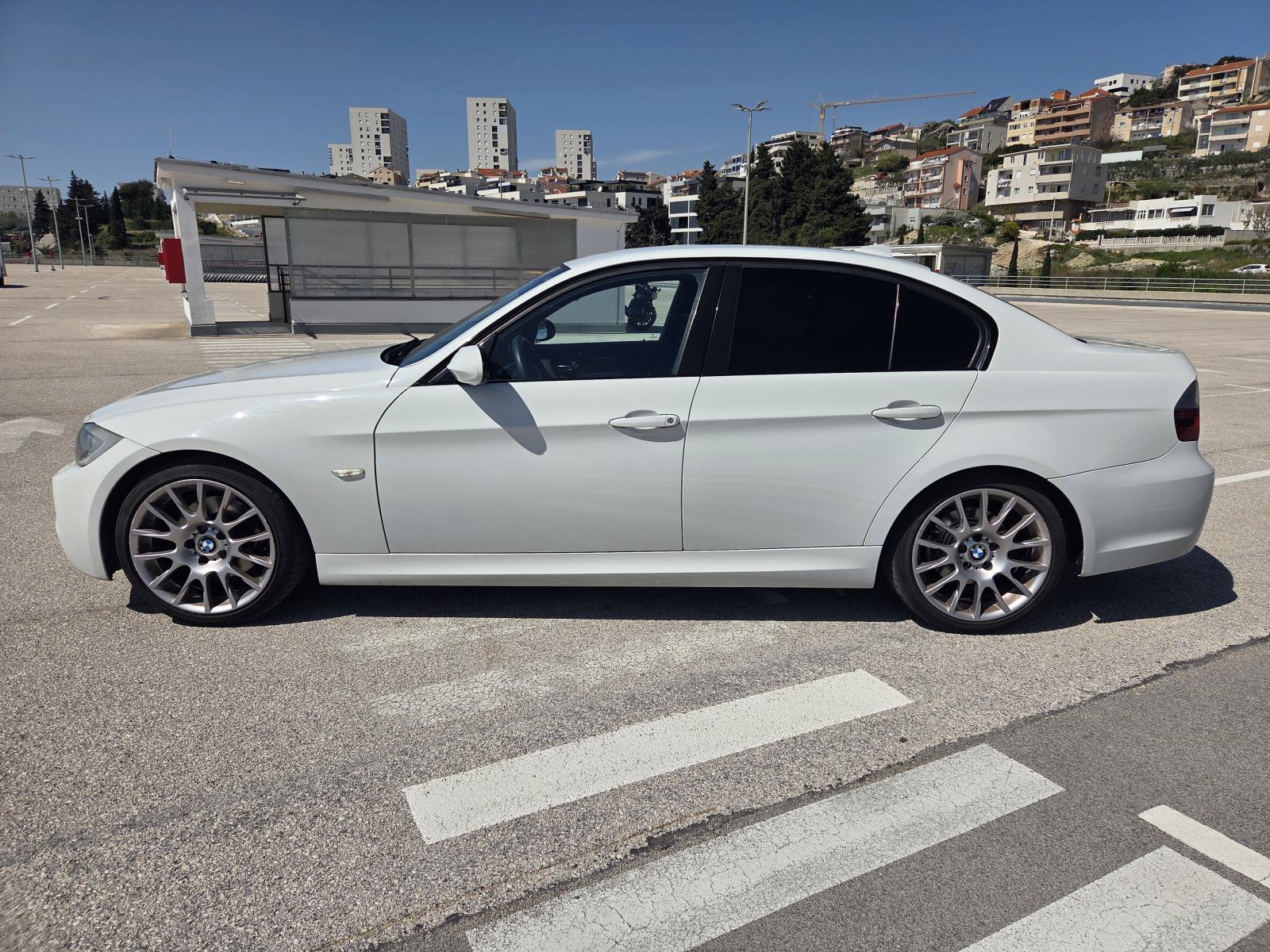 BMW serija 3 E90 320d M-paket, xenon, alu 18, fotografija 4