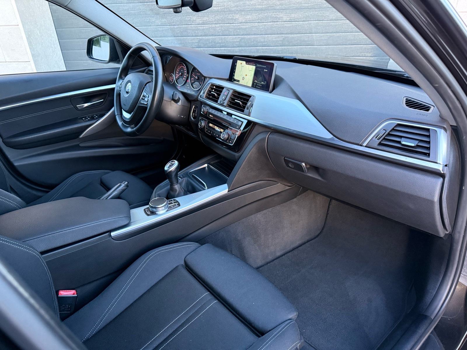 BMW serija 3 F30 - Sport Line 2017. - NBT navi- PDC - Led -, fotografija 17