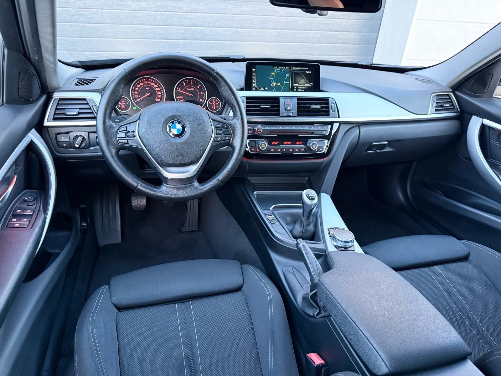 BMW serija 3 F30 - Sport Line 2017. - NBT navi- PDC - Led -, fotografija 18