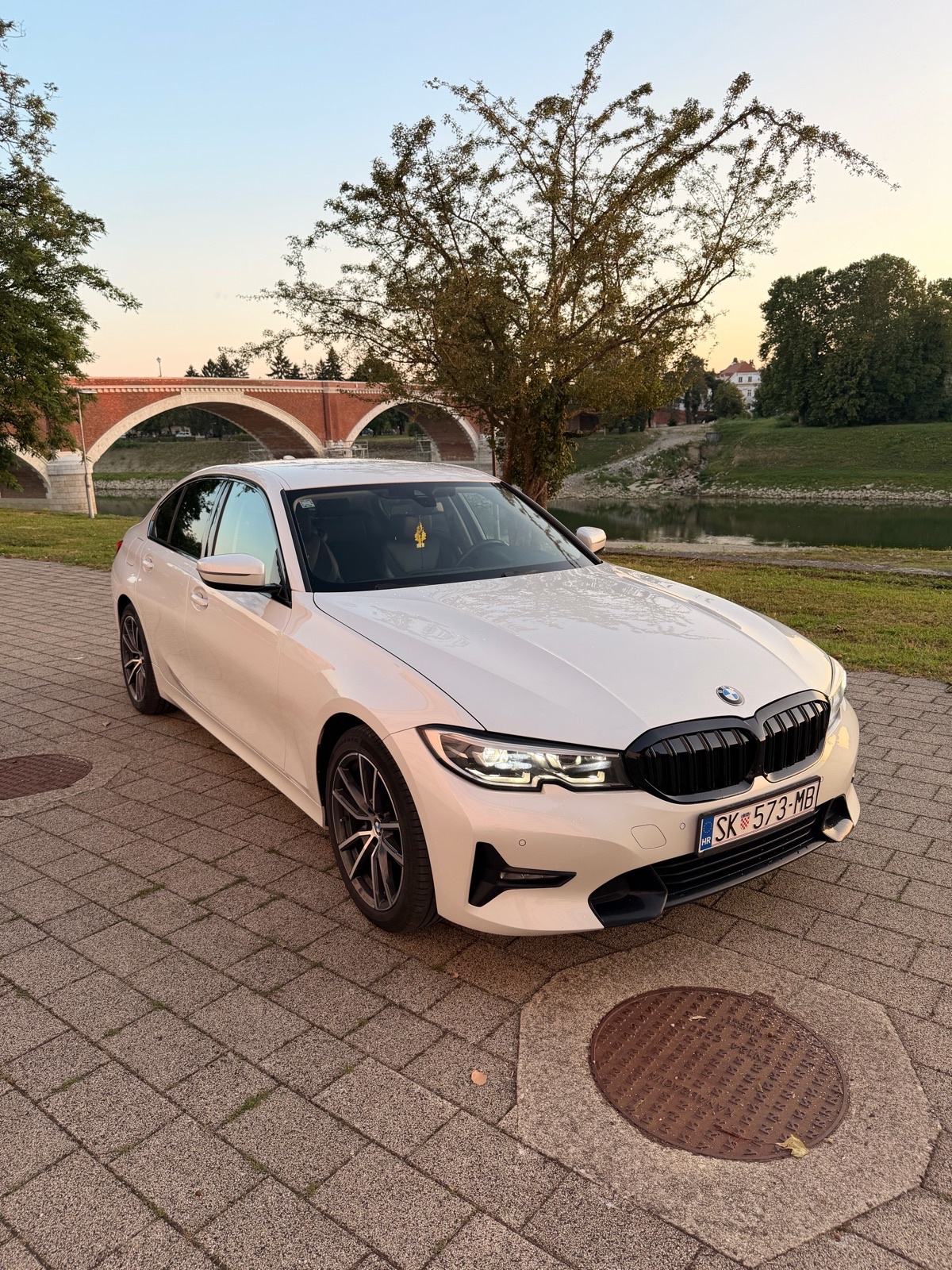 BMW Serija 3 G20 320d, 2020.god., Reg. 02/2027., kao nov, Tomić & Co, fotografija 11