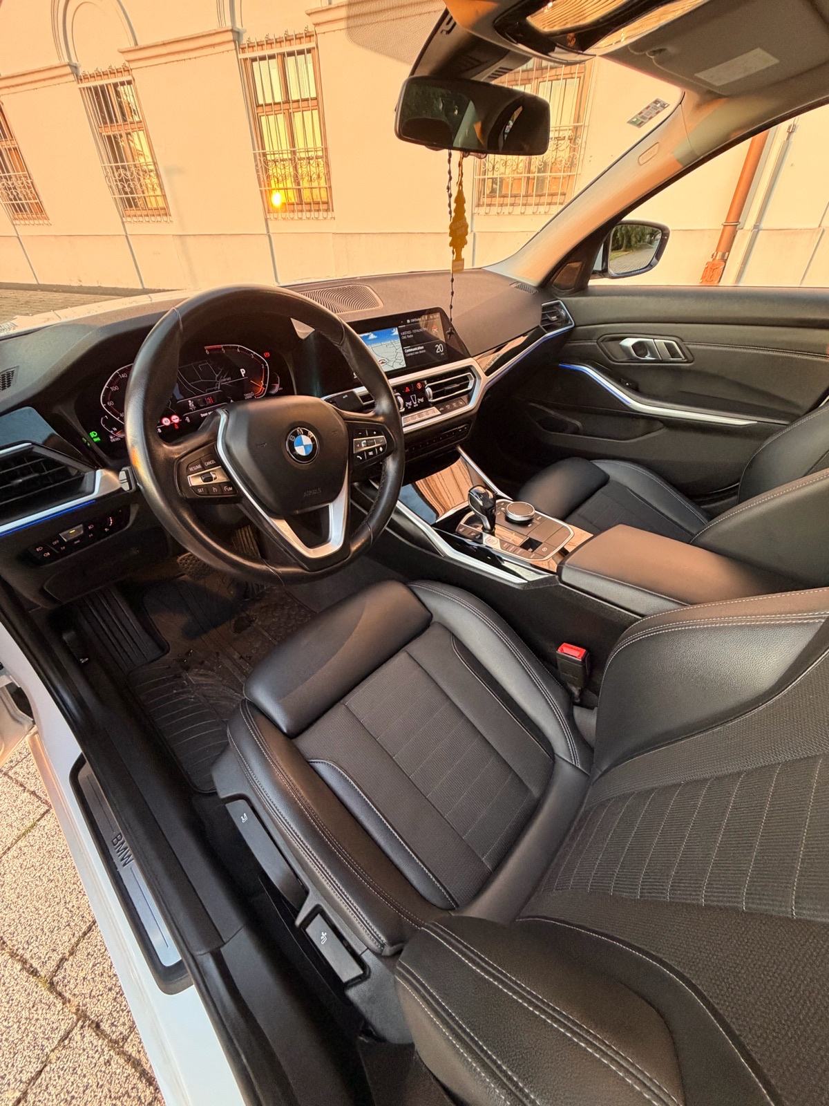 BMW Serija 3 G20 320d, 2020.god., Reg. 02/2027., kao nov, Tomić & Co, fotografija 13