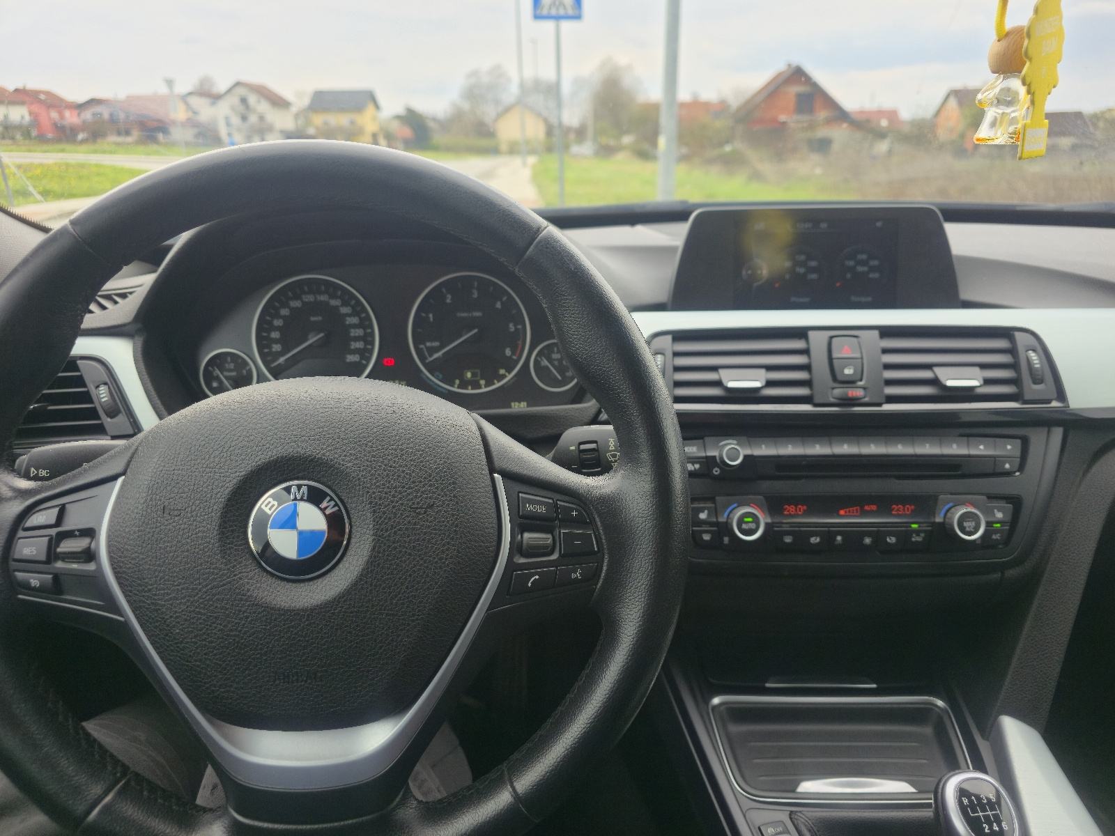 BMW serija 3 Gran Turismo 318d, fotografija 11