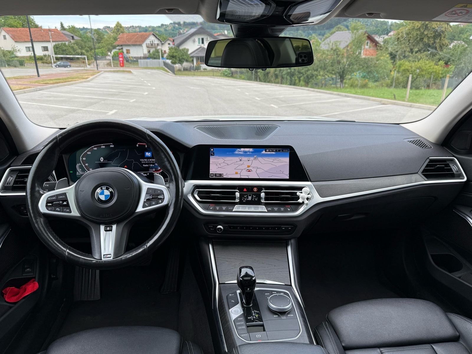 BMW serija 3 M-Paket/XDRIVE/HUD/KROVNI PROZOR/KAMERA/FULL/TOP STANJE!, fotografija 10