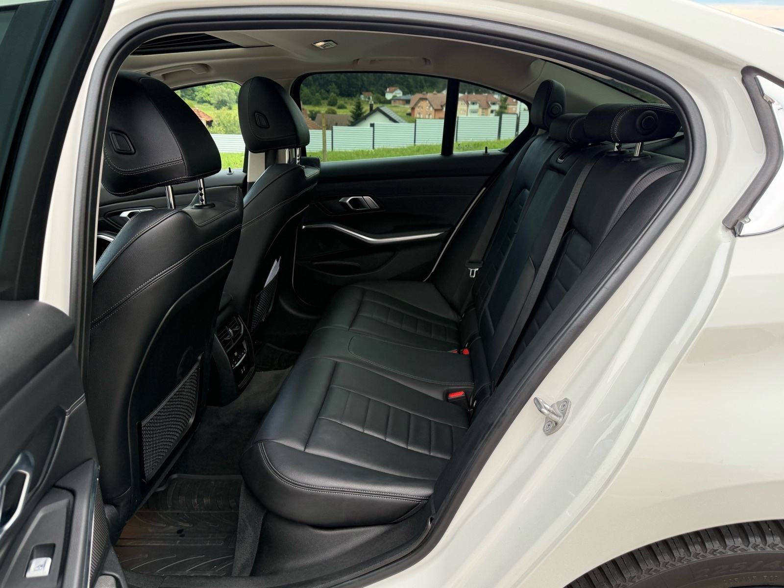 BMW serija 3 M-Paket/XDRIVE/HUD/KROVNI PROZOR/KAMERA/FULL/TOP STANJE!, fotografija 11