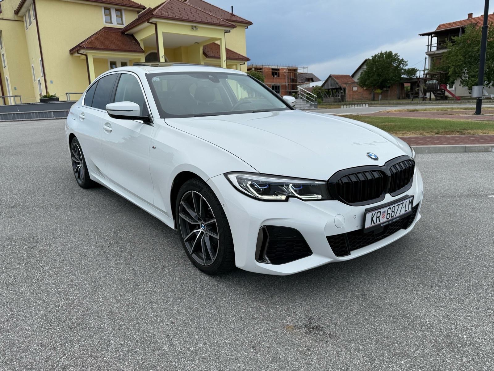 BMW serija 3 M-Paket/XDRIVE/HUD/KROVNI PROZOR/KAMERA/FULL/TOP STANJE!, fotografija 7