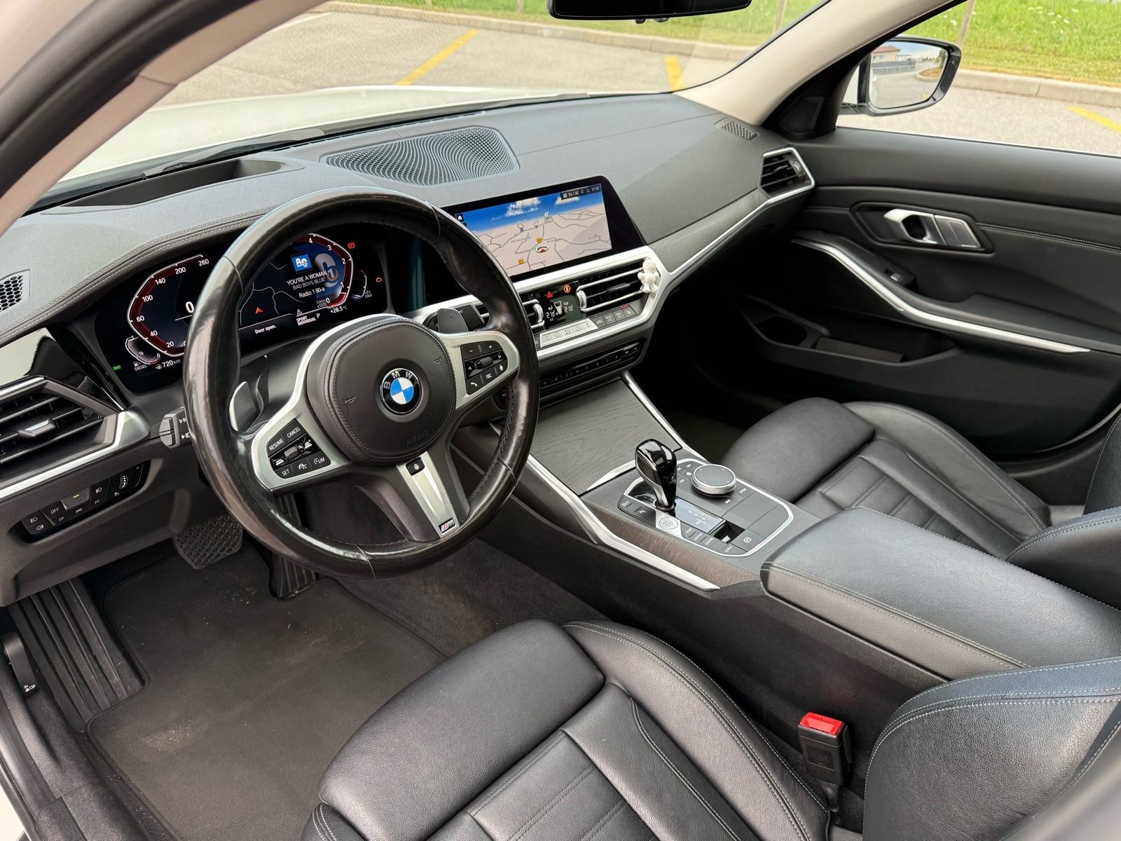 BMW serija 3 M-Paket/XDRIVE/HUD/KROVNI PROZOR/KAMERA/FULL/TOP STANJE!, fotografija 9