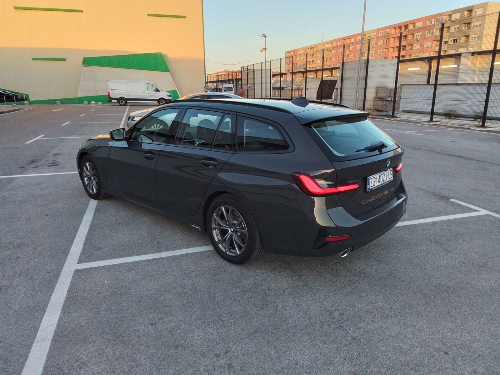 BMW serija 3 MILD HYBRID 320d INDIVIDUAL, fotografija 13