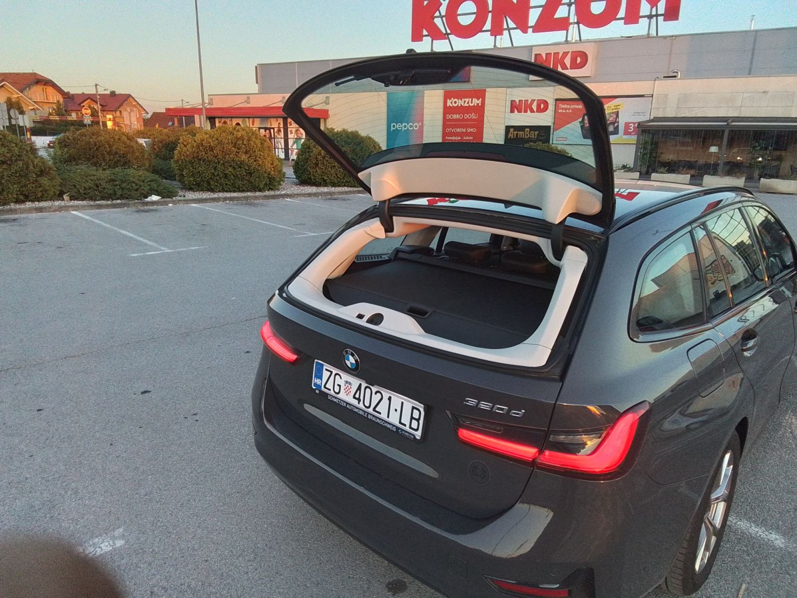 BMW serija 3 MILD HYBRID 320d INDIVIDUAL, fotografija 16