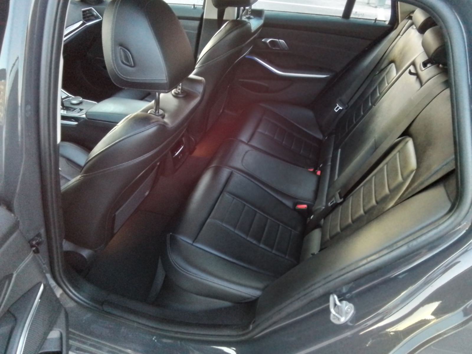 BMW serija 3 MILD HYBRID 320d INDIVIDUAL, fotografija 17
