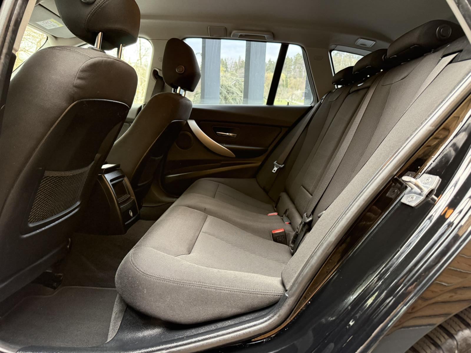 BMW serija 3 Touring 316d Aut. LED-TEMPOMAT-PARK SENZORI, fotografija 12