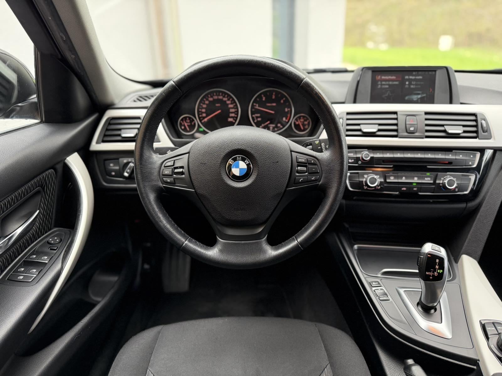 BMW serija 3 Touring 316d Aut. LED-TEMPOMAT-PARK SENZORI, fotografija 9