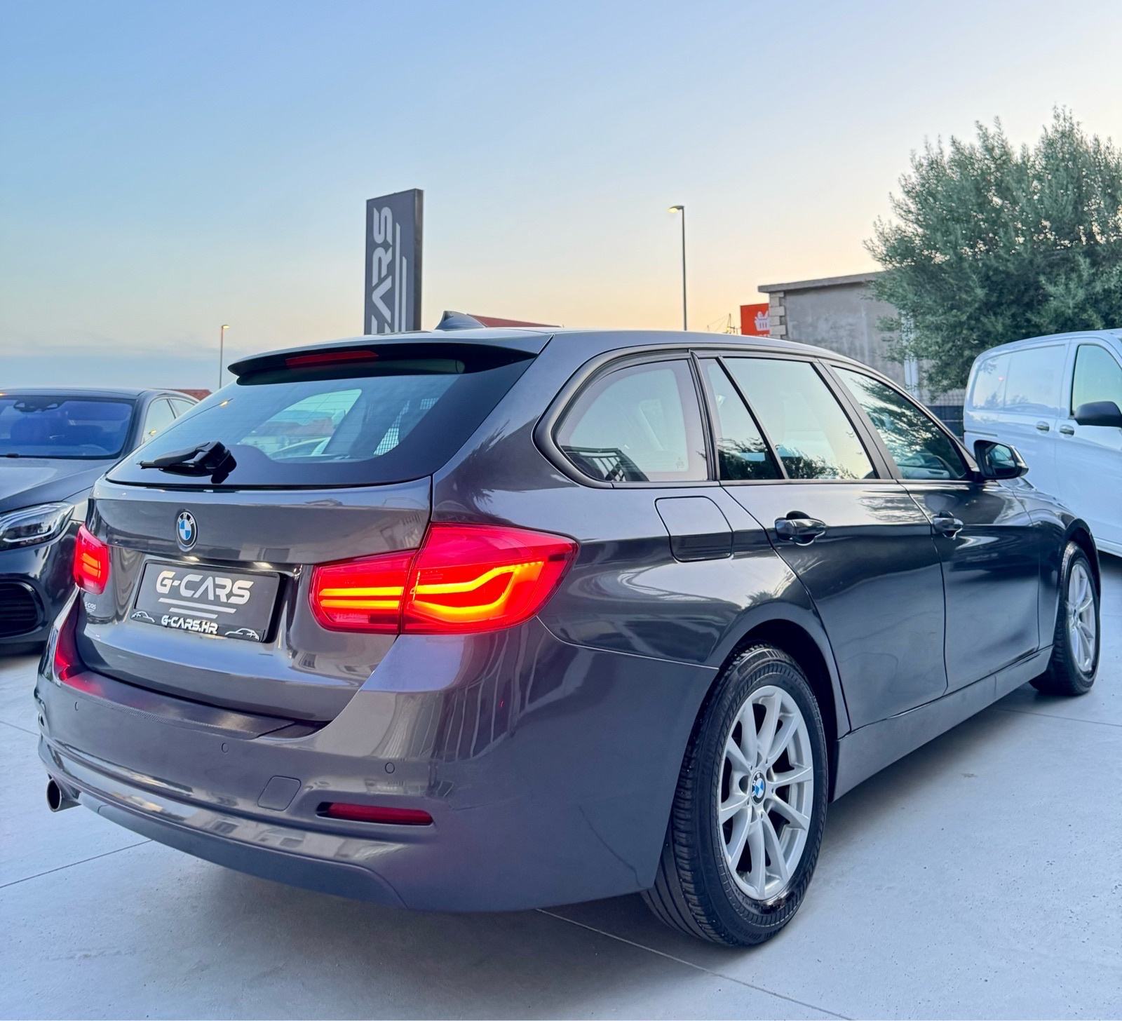 BMW serija 3 Touring 316d —Mod 2017 LCI—SERVISNA—REG.GOD.DANA—NAVI—PDC, fotografija 10