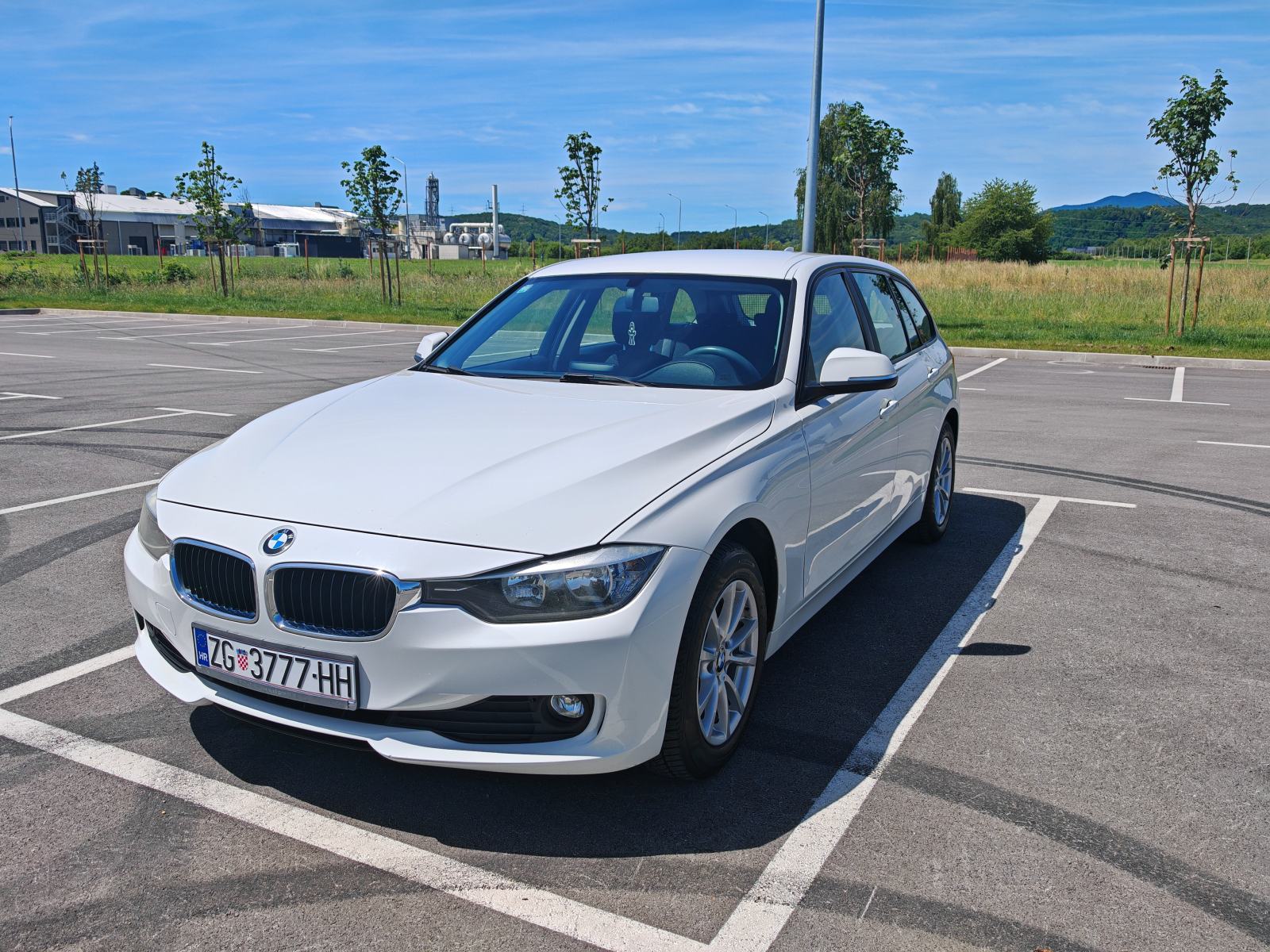 BMW serija 3 Touring 316d, reg 05/27,, pogled izvana - slika 2