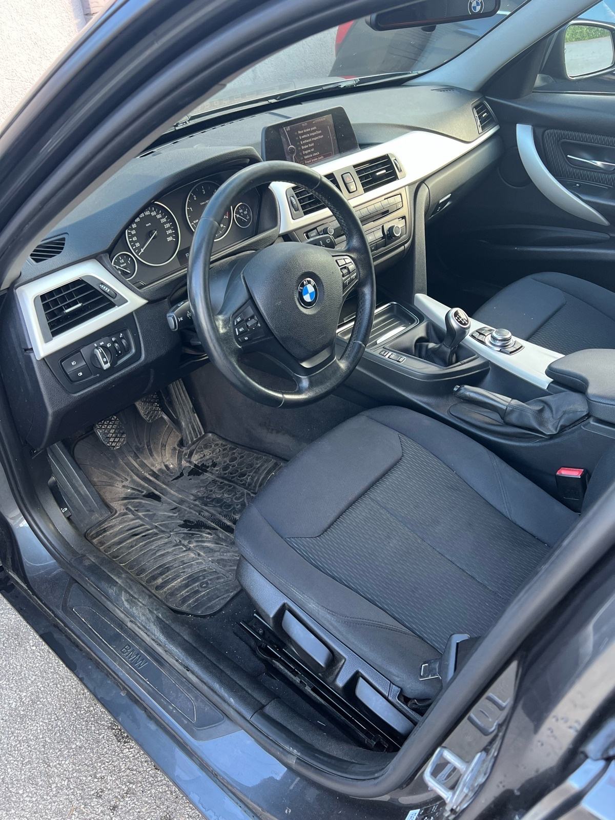 BMW serija 3 Touring 316d, fotografija 4
