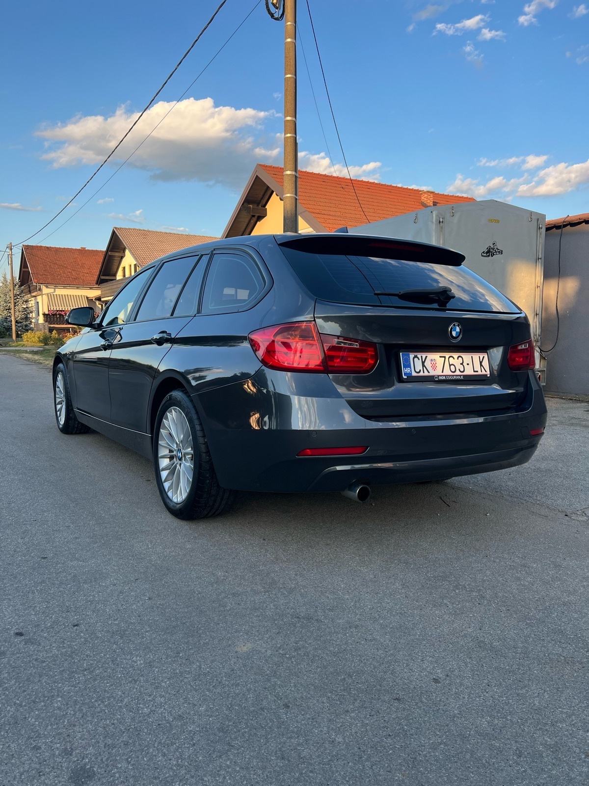 BMW serija 3 Touring 316d, fotografija 17