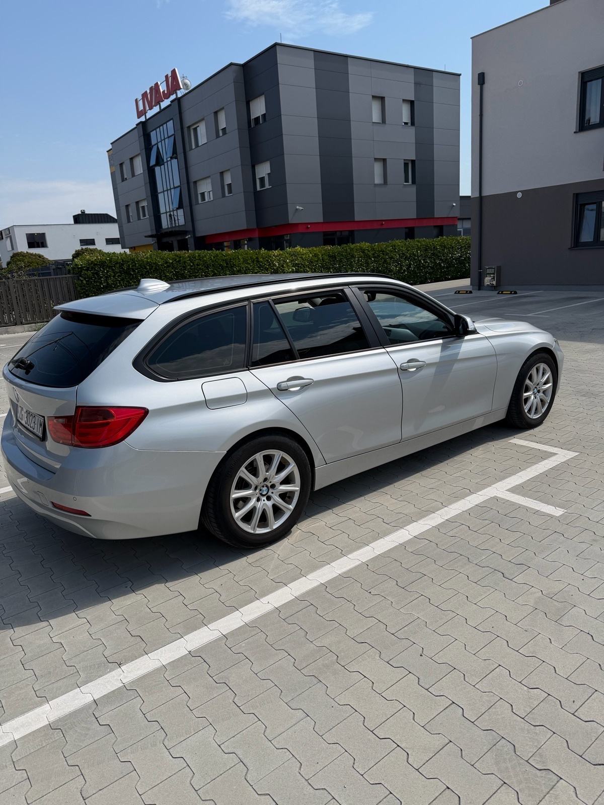 BMW serija 3 Touring 316d, fotografija 3