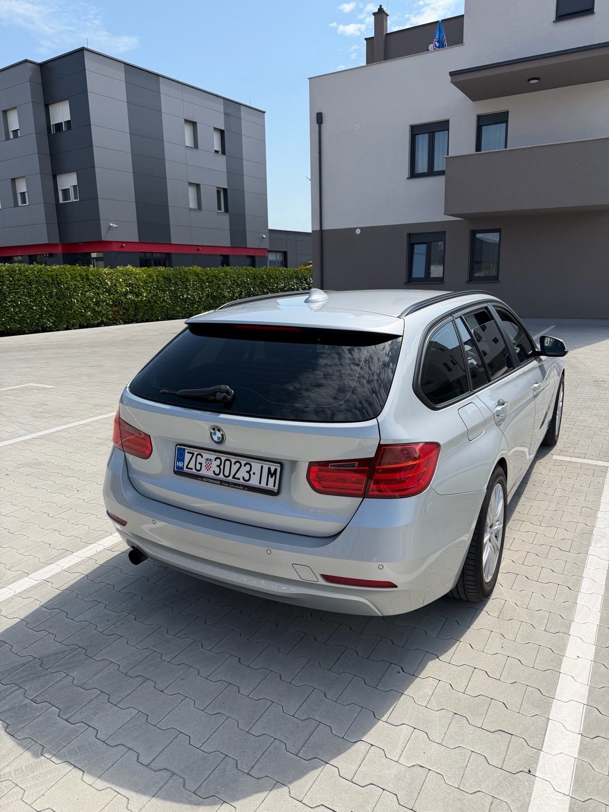 BMW serija 3 Touring 316d, fotografija 5