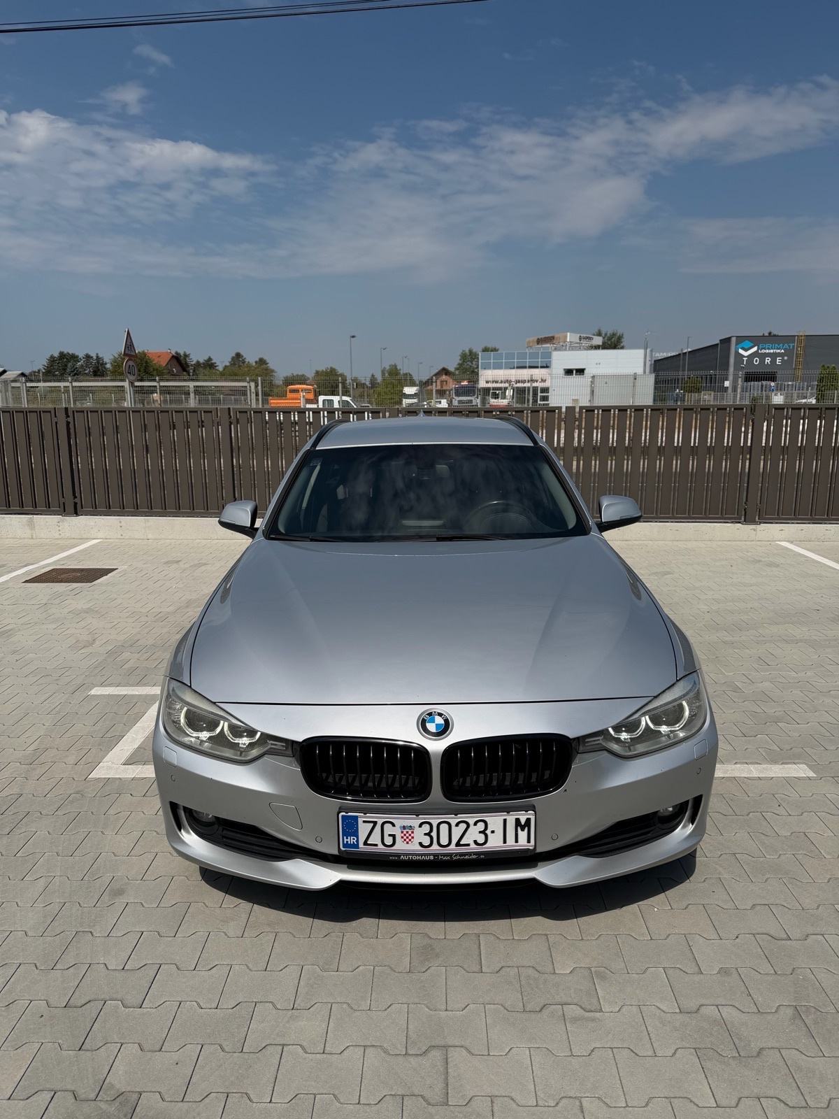 BMW serija 3 Touring 316d, fotografija 17