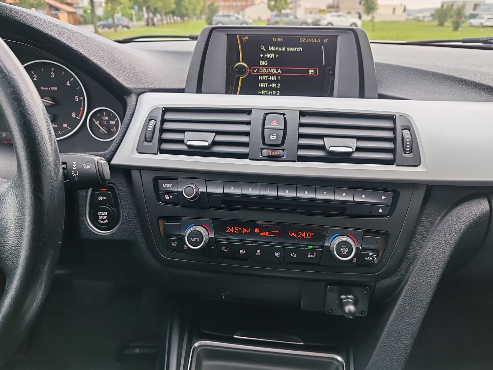 BMW serija 3 Touring 318d automatik 2012G. 223000 KARTICE, fotografija 15