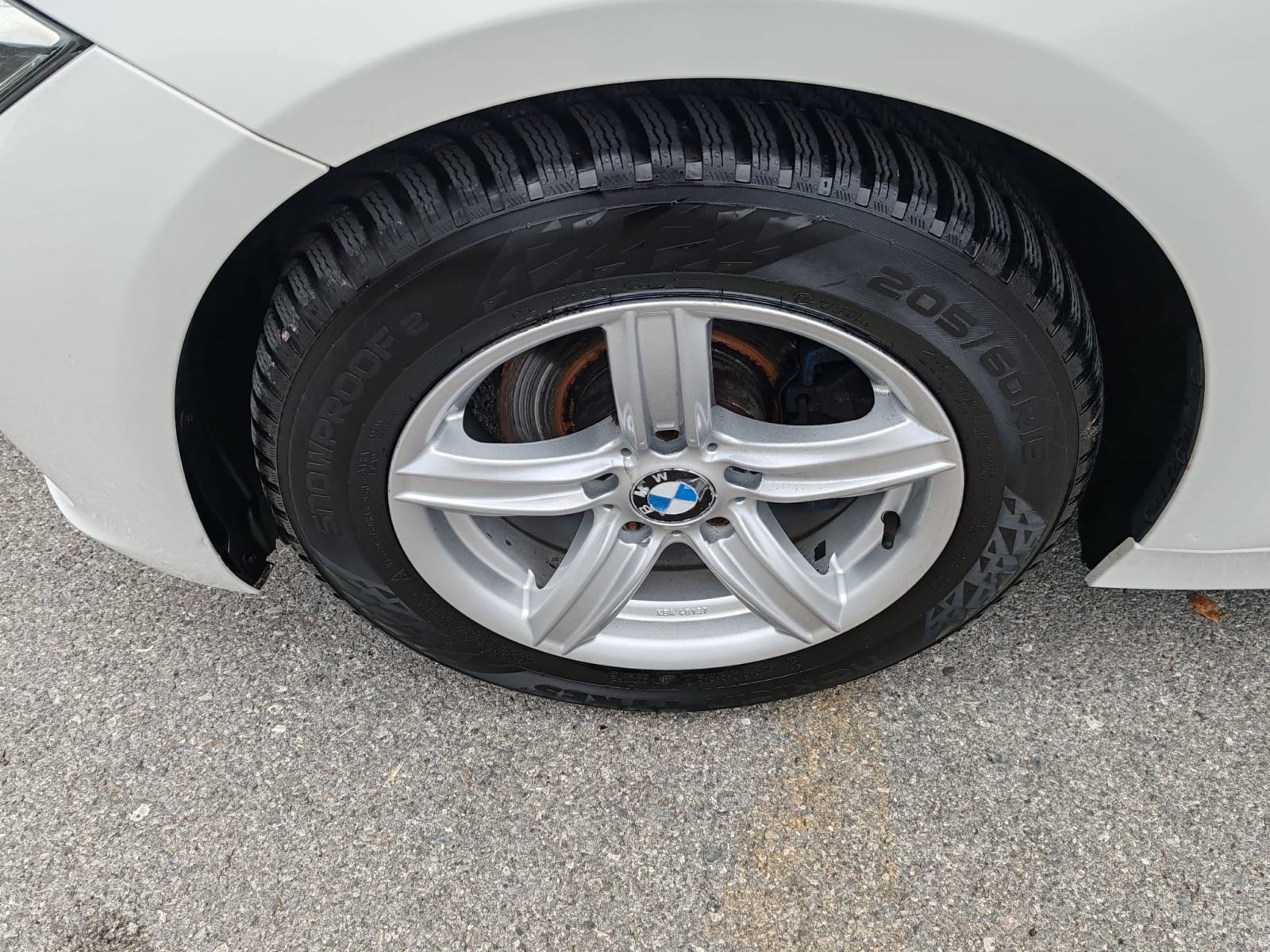 BMW serija 3 Touring 318d automatik 2012G. 223000 KARTICE, fotografija 7