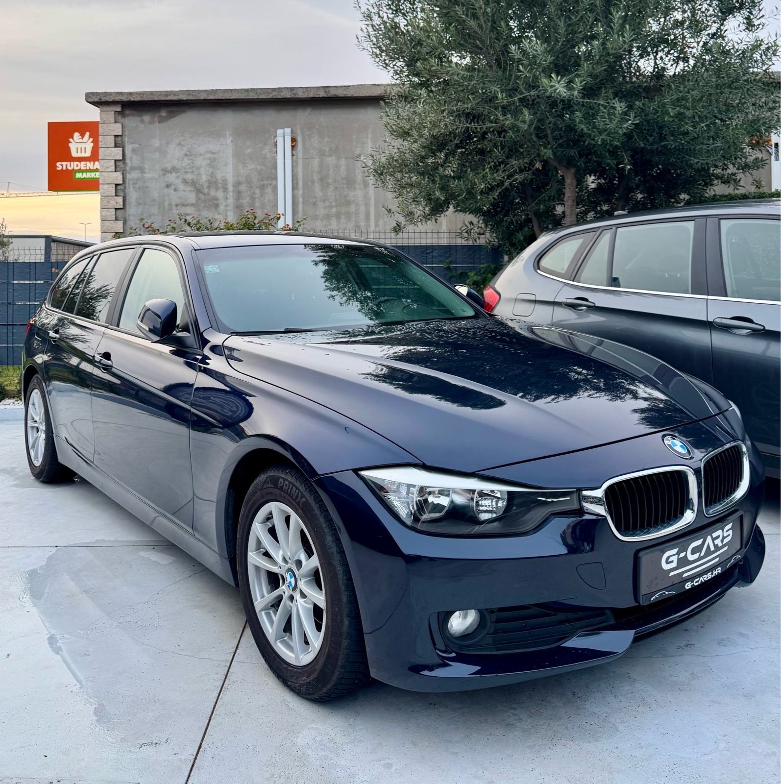 BMW serija 3 Touring 318d AUTOMATIK —2015.g—VELIKI SERVIS—NAVI—PDC—TOP, fotografija 4