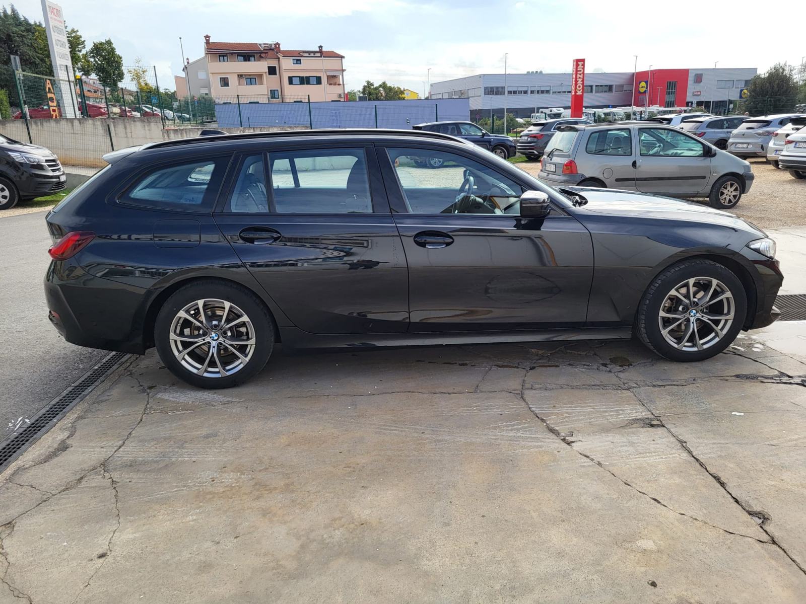 BMW serija 3 Touring 318d automatik, fotografija 3
